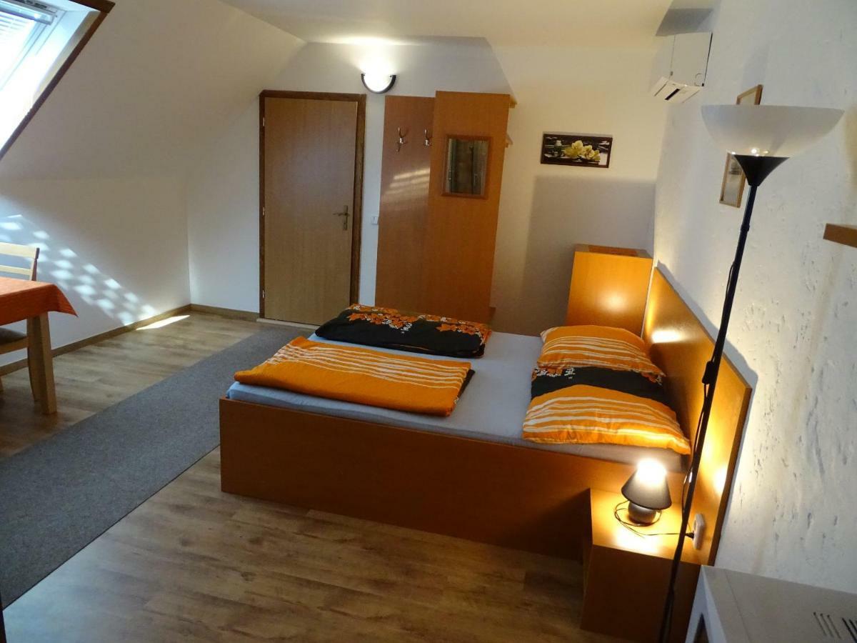 Penzion Pod Vápenkami Strážnice Exterior foto
