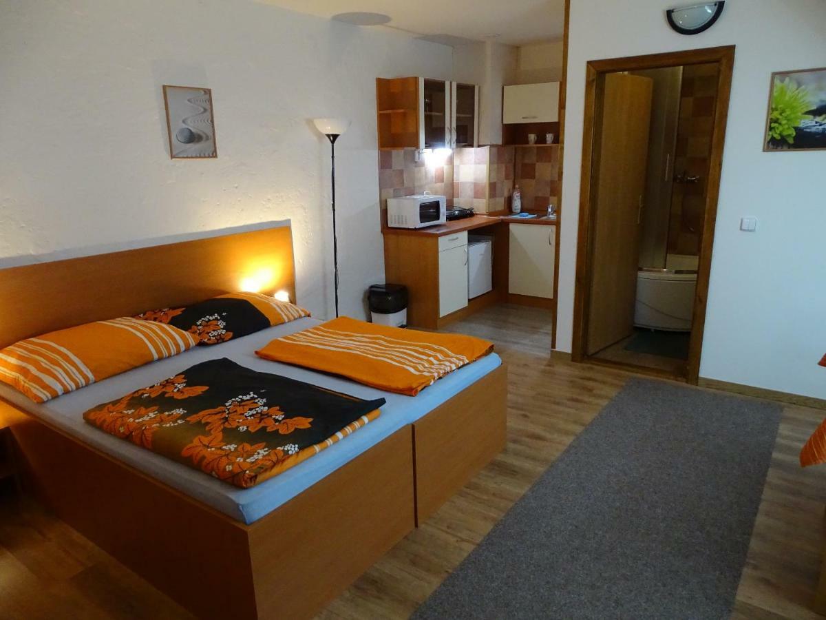 Penzion Pod Vápenkami Strážnice Exterior foto